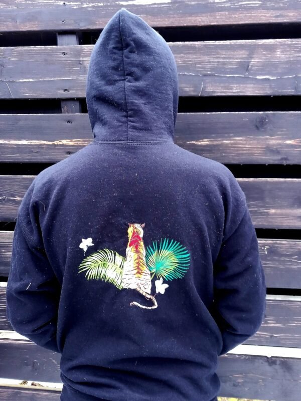 IMG-20260110-WA0010 Hoodie met geborduurde opdruk
